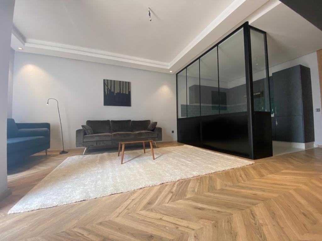 Spacious New 1-Bedroom Unit In Downtown W Terrace And Free Parking Касабланка Экстерьер фото
